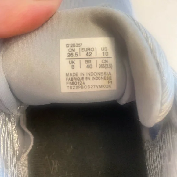 ASICS Women's Athletic Shoes in Light gray and Gold - Picture 5 of 9